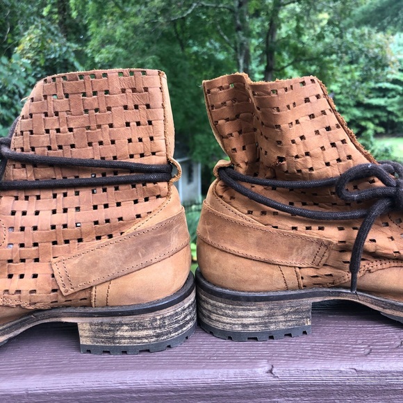 Lace up leather ankle boots - Picture 4 of 10